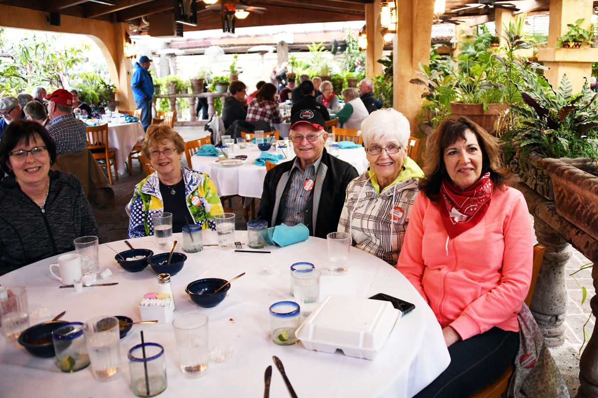 054 Toni Allen, Bonnie Wilson, Don Wegner, Frieda Goertzen, Marcia Regier at Joe T. Garcia's.JPG